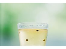 トリコテ ル ブラン(tricoter le blanc)の雰囲気（〈6月のときめぐりケア〉めぐり、澄む）