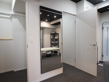 ディーケーズメディカルラボ 整体院(DKs medical lab)/お着替えスペース