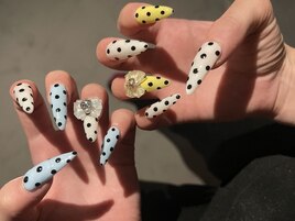 スカルプ×カラフル×黒ドット