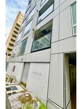 マイレ 銀座(MAILE)/その先の角を左折し2軒目