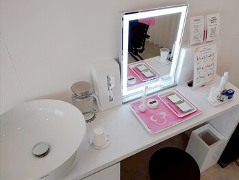 エミリアホワイトニング(EMIRIA WHITENING)の写真/【時短×効果で大満足！】セルフホワイトニングが初めての方にも◎歯の白さをお得に＆しっかりキープ★