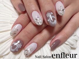 ハートくり抜き☆キラキラネイル