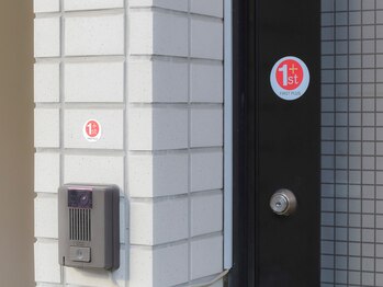 ファーストプラス(1st+)/サロン玄関