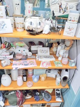 白ねこ化粧品店/猫雑貨も取り扱っています♪