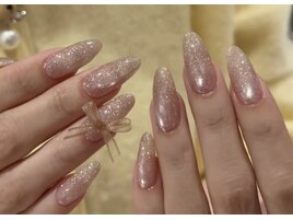 ビジューネイル 上品キラキラ