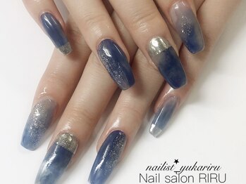 リル(RIRU)/ネイビーマーブルネイル