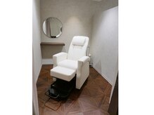 アナスタシア ミアレ ジェイアール京都伊勢丹の雰囲気（半個室で、気になる眉悩みも気兼ねなく相談できます#アイブロウ）