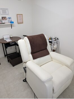 マユカ 福岡薬院店(Mayuka)/ふわふわのリクライニングチェア