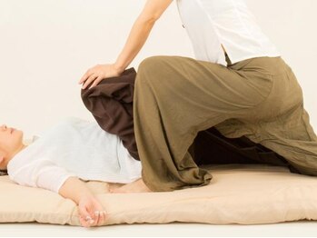 チェンマイ39の写真/ストレスなどで浅い呼吸になるとおこる身体の緊張をタイ古式ストレッチでゆっくり深呼吸できる身体に改善◎