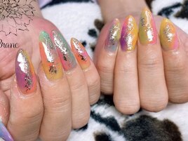 カラフル個性派ネイル