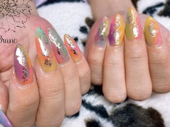 ブラン(Blanc)/カラフル個性派ネイル