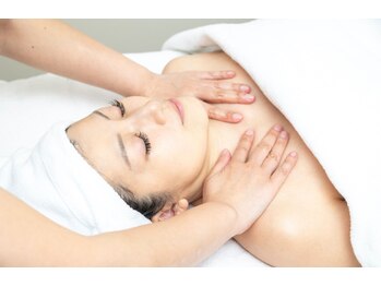 ロジワール(LOISIR)/施術工程【３】首肩・デコルテ