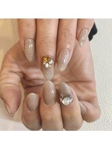 クイーン(Queen)/ワンカラー+パーツネイル