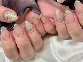 シピ ネイル(Chipi Nail)/キラキラストーンフレンチ