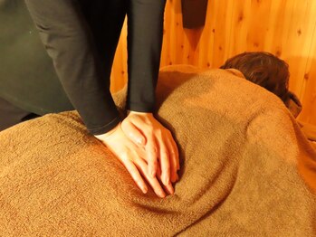 ツボオッス/もみほぐし&腰痛ケア