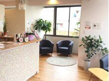 ヴィオーラ(Viaura)/明るい陽射しが差し込む店内