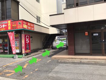 アイラッシュ フリーティエ(eyelash freetie)/駐車場のご案内【正面入口2】