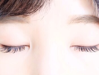 アイラッシュ ラ ラン(eyelash La.Lan)の写真/【お仕事終わりにご褒美を♪】22時まで営業しているのでお仕事帰りに通いやすい◎自分のペースで通えます！