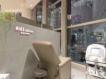 ミンクス 渋谷(MINX)の写真/【渋谷駅徒歩５分】通いやすく、メンテナンスにも。有名美容サロン中だから、最新のトレンドを先取り。
