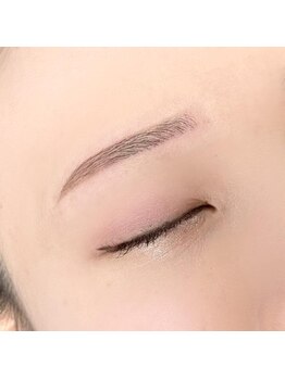 ビューステージ アイブロウサロン 天神/平行眉