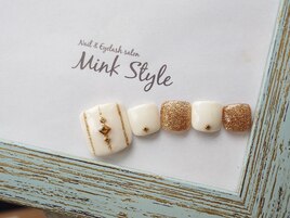 ホワイトスタッズフットネイル