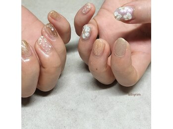 シルニー リム(Silny rim)/アシンメトリーニュアンスネイル