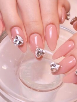 nail salon Choaの写真/≪もちが自慢≫長さ出しやスカルプで爪の形を綺麗に整えて、指先を美しく魅せます♪大人上品な仕上がり☆