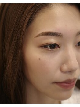 アールエスツネイル(Rs2nail)/ハリウッドブロウリフト