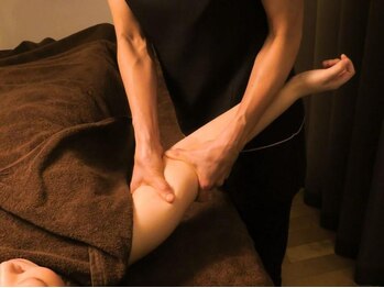 ルージュ(Rouge)の写真/《二の腕ハミ肉&産後太り解消》小顔も叶う極上オイルマッサージ×独自の筋膜リリースで全身スッキリ!