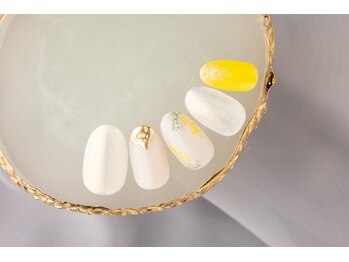 エムスラッシュネイル 本牧店(M SLASH)/ミモザネイル