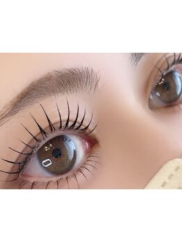 ナチュラル上品な目元にしたい