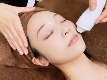 ルディラ医療提携エステ 恵比寿店 毛穴/小顔/ニキビ・シミ・美白・シワ・たるみケアの写真/【Vライン小顔】むくみ/口周りのたるみを改善!真皮層/筋膜からぎゅっと引き上げ［スポットフィット￥9980］