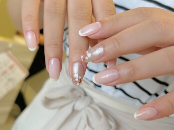 アイ アンド ネイル ロカヒ(Eye & nail LOKAHI)/ハートホロ