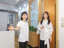 顔ジム 麻布店/スタッフが笑顔でお出迎え。