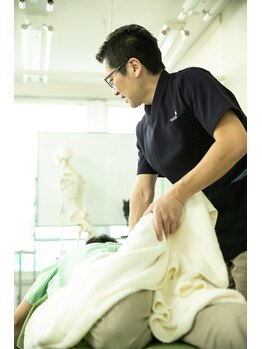 やち鍼灸院/骨盤を整えて姿勢スッキリ！