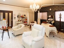 肌の専門家による脅威の肌質改善サロン