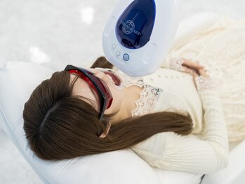 ホワイトニングカフェ 吉祥寺店(WhiteningCafe)の写真/【黄ばみ悩みの方必見!】都度払い・回数券と選べるセルフホワイトニング◎歯本来の白さで華やかな笑顔に♪