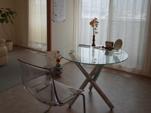 atelier uno【アイブロウ/眉毛/ワックス専門店】の雰囲気（プライベート空間でゆったりくつろぎやすい）