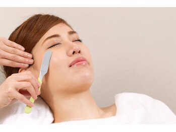 シェービング専門店 ラディアの写真/【本格シェービング】翌朝の化粧ノリ激変！透明感あふれる素肌美を追求産毛を剃るだけで、肌はもっと輝く。