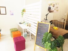 まつげエクステサロン アイズ 上尾店(I's)/待合室にドレッサーコーナー