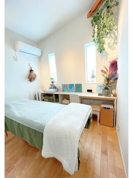 フームー シム(fuumuu Shim)/Shim 明るくおしゃれな空間