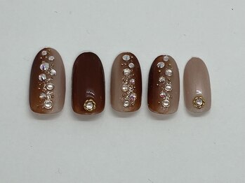 ブラックジュエリー(Black jewelry)/縦グラデーションネイル