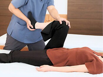 ミイライズ(MIRAIZU)の写真/その場しのぎではない本格矯正★身体の土台となる骨盤中心に全身の姿勢・癖を矯正し骨格バランスを整える◎