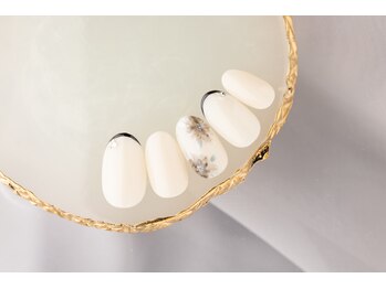 エムスラッシュネイル 本牧店(M SLASH)/上品ネイル