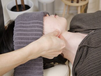 ストラボ 横浜店/小顔矯正お任せください！