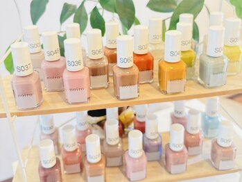 ネイルサロンアンドスクール シーグリーン(SEAGREEN)の写真/指先から日常に彩り♪豊富なカラーで「似合う」が見つかる！いつでもオフできるから特別なイベント前にも◎