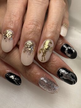 ナナイロ(716)/ゴールド!シルバー!馬ネイル