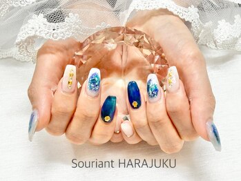 スリアンハラジュク(Souriant HARAJUKU)の写真/当日予約OK！原宿駅から３分の隠れ家サロン♪解放感のある空間◎デザイン別の定額ネイルが大人気☆