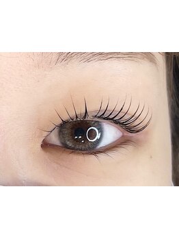 ナチュラル上品な目元にしたい