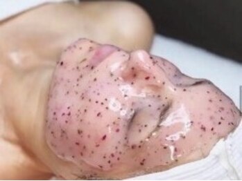 ブラジリアンワックス脱毛サロン アンベリール(Embellir)の写真/大人気の毛穴洗浄とフェイスWAXのダブル施術で毛穴汚れや毛穴の黒ずみを徹底除去◎つるんと整った美肌へ♪